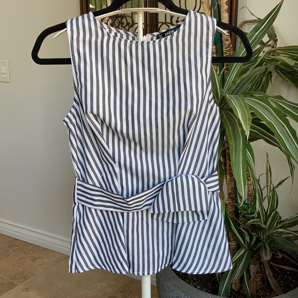 SHEIN black and white sleeveless  top size XS